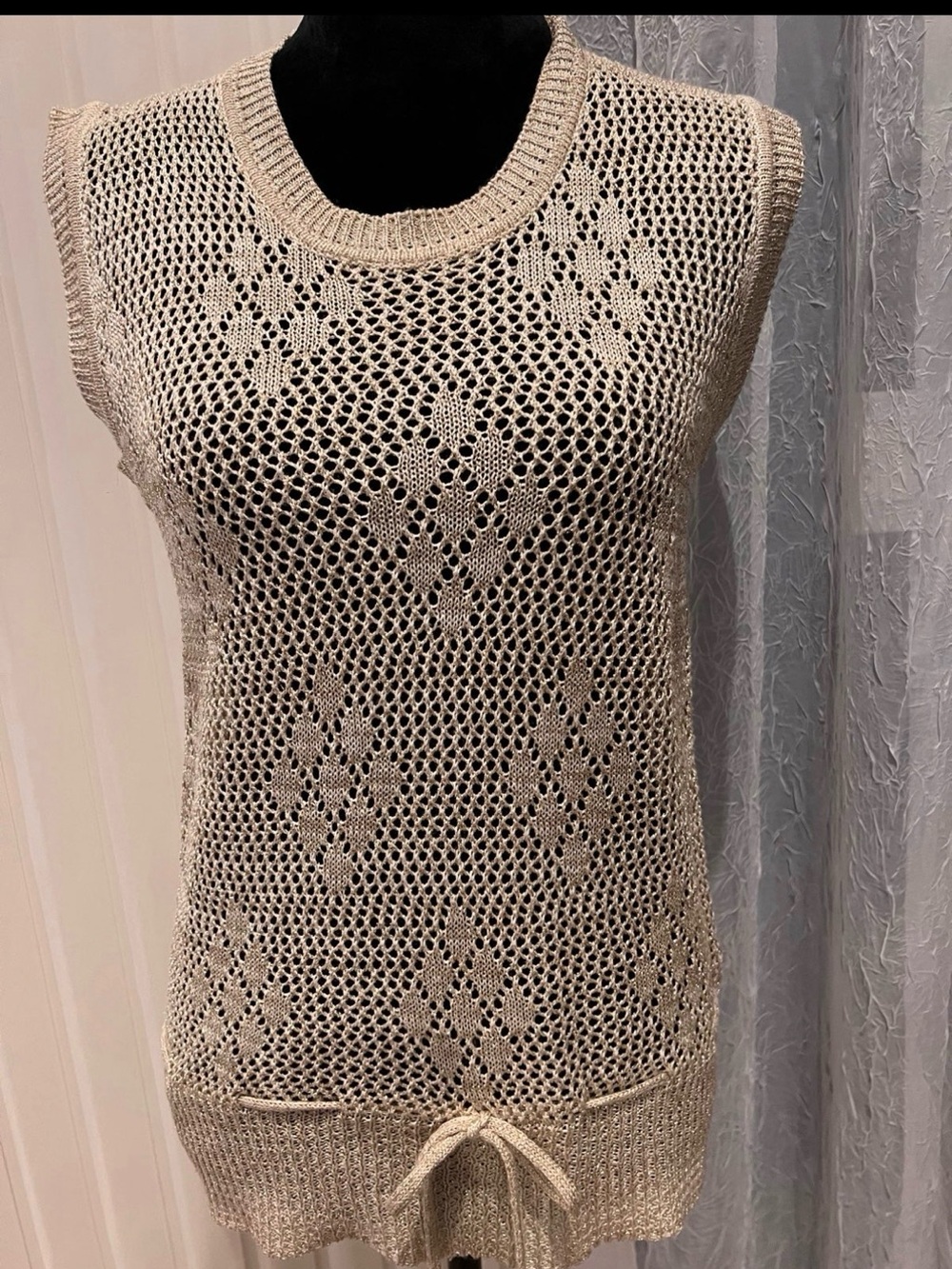 Vintage sweater vest made in Hong Kong size L